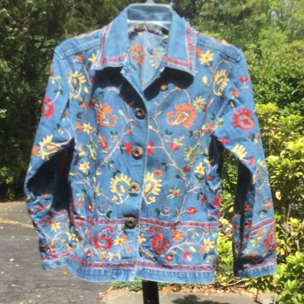 Life Style Embroidered Floral Denim Jacket